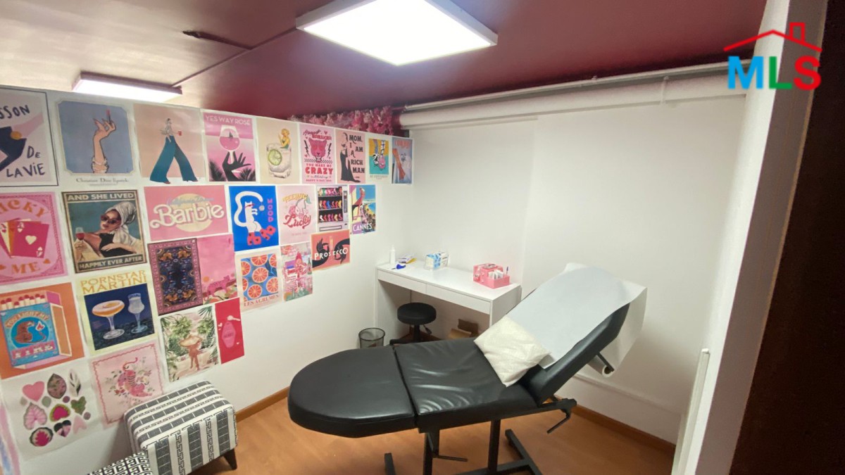 Fully Equipped Beauty Lounge For Rent in Aoukar