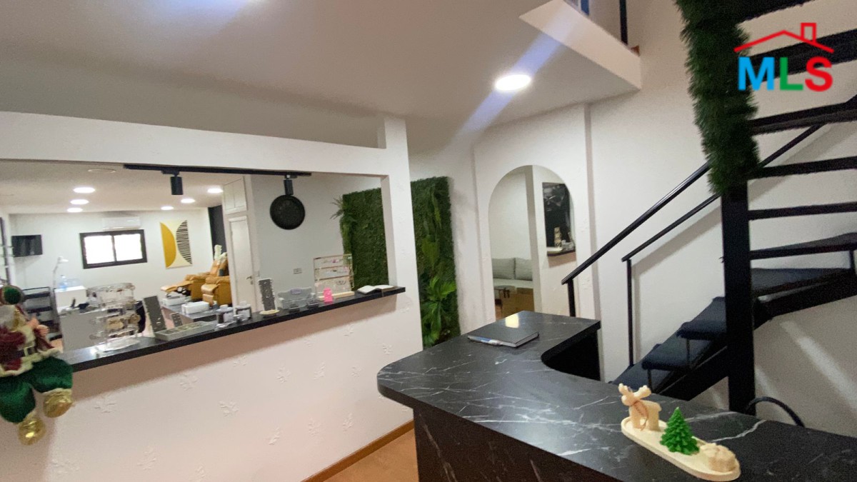 Fully Equipped Beauty Lounge For Rent in Aoukar