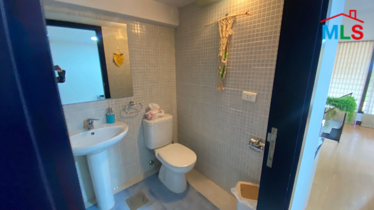 Fully Equipped Beauty Lounge For Rent in Aoukar