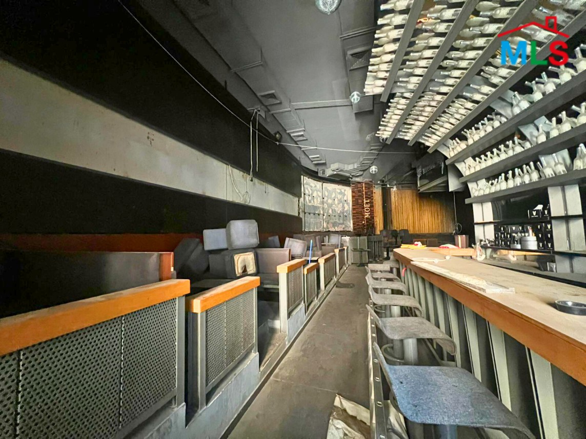 350 sqm Resto/Club For Rent in Achrafieh, Monot