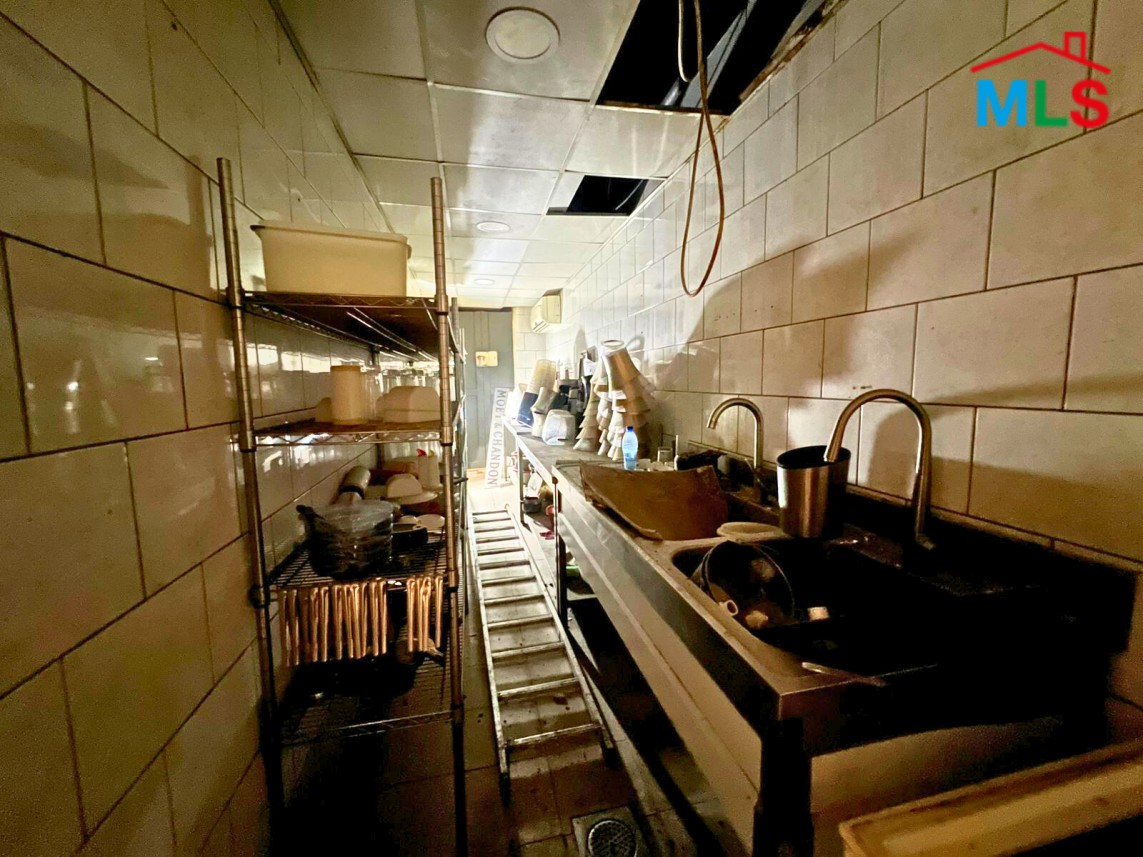 350 sqm Resto/Club For Rent in Achrafieh, Monot