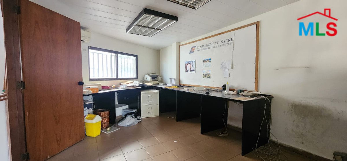 Ground Floor Office For Rent on the Highway of Louaize, Baabda