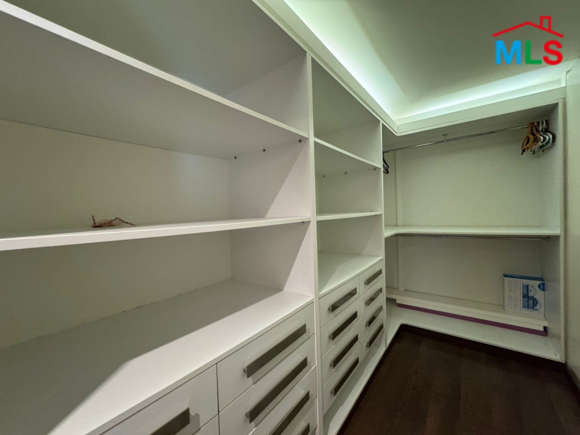 Furnished High-End Finishing Apartment For Rent in Monteverde