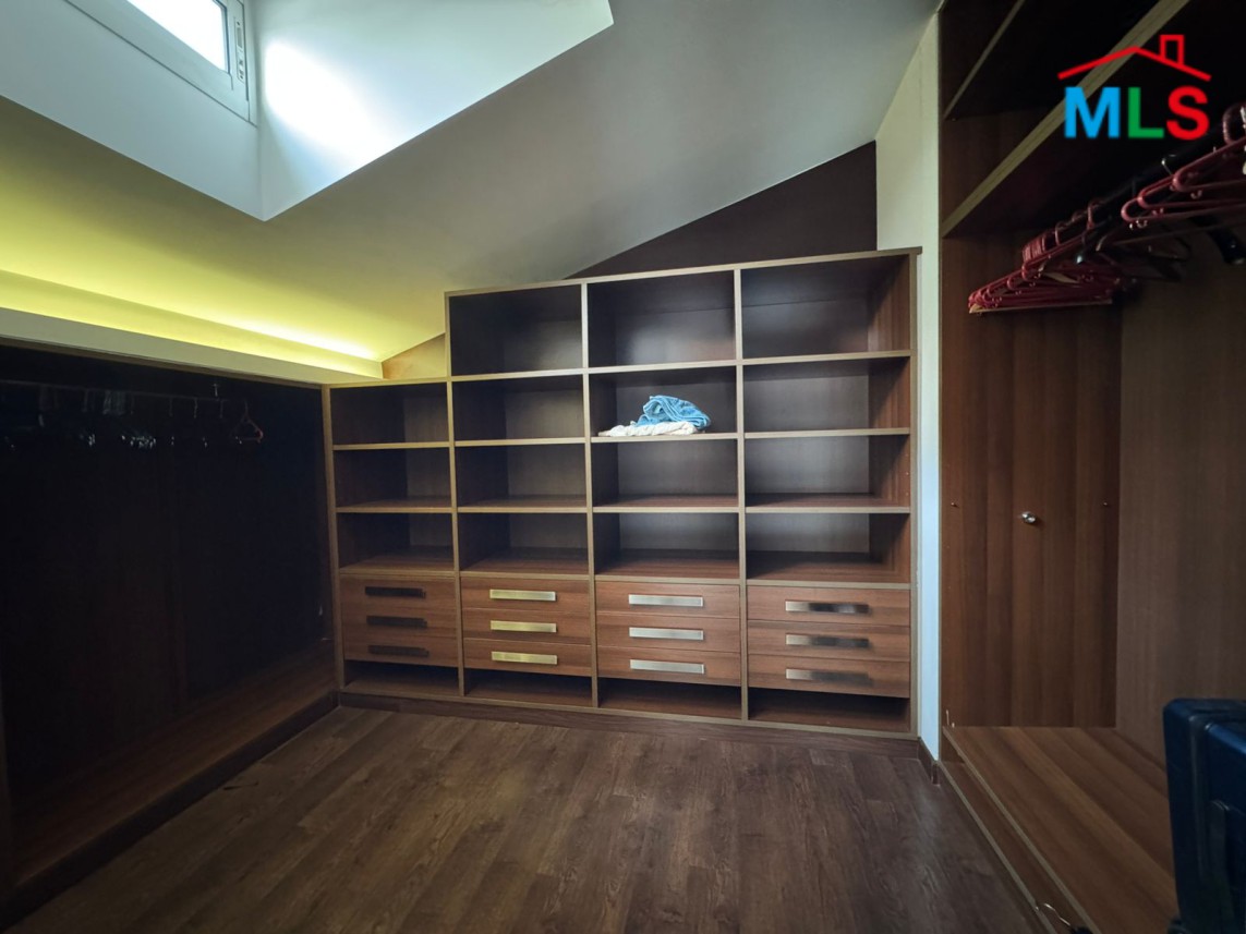 Furnished High-End Finishing Apartment For Rent in Monteverde