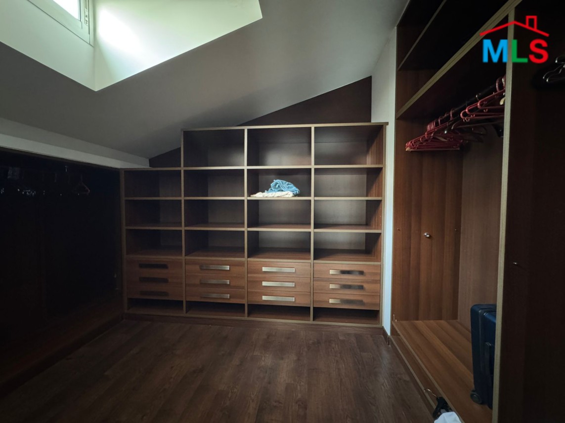 Furnished High-End Finishing Apartment For Rent in Monteverde