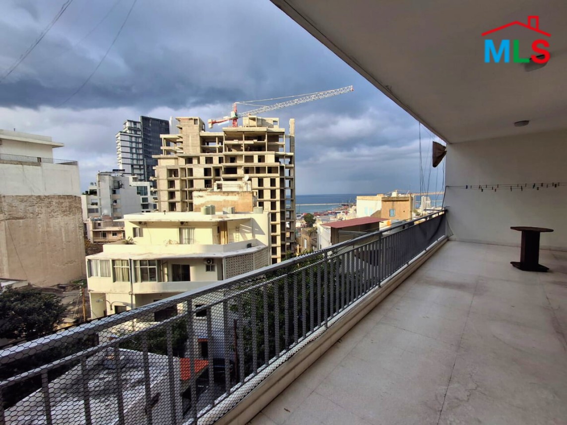 Furnished 3-Bedrooms Apartment For Rent in Achrafieh, Rmeil