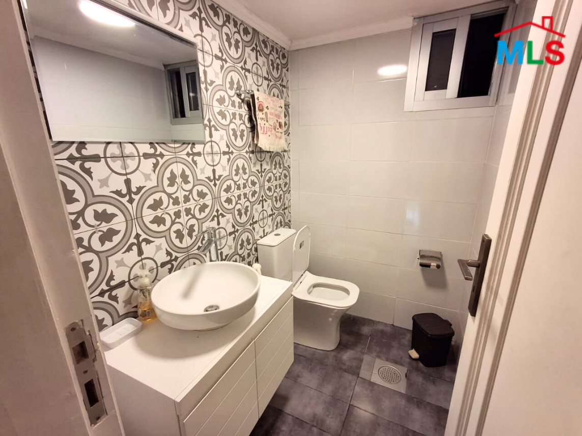 Furnished 3-Bedrooms Apartment For Rent in Achrafieh, Rmeil