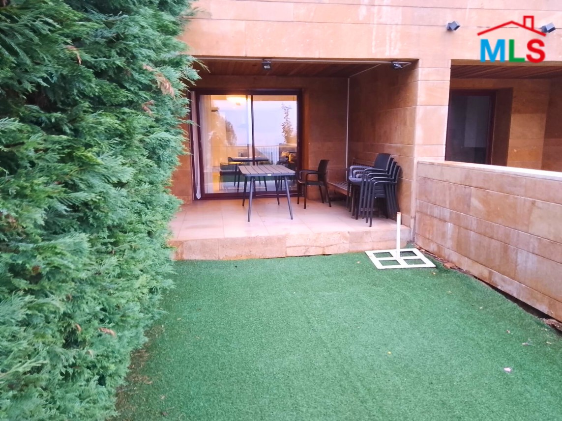 Chalet With Terrace For Rent in a Resort in Fakra, Kfardebian