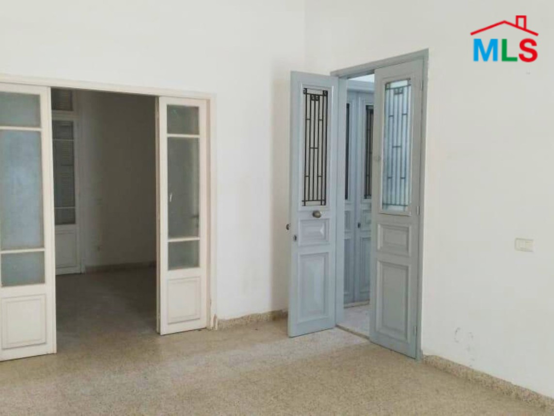 Classical 3-Bedroom Apartment For Rent in Achrafieh, Sioufi