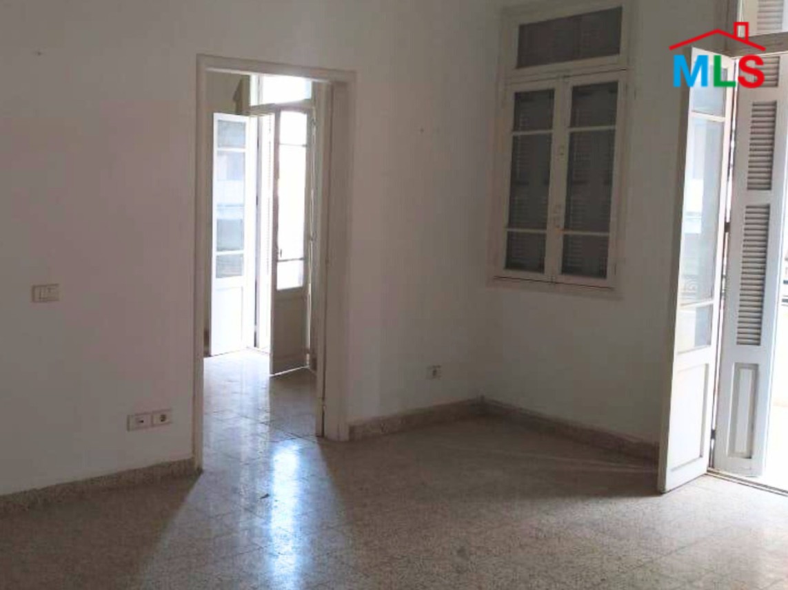 Classical 3-Bedroom Apartment For Rent in Achrafieh, Sioufi