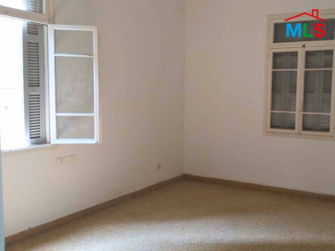 Classical 3-Bedroom Apartment For Rent in Achrafieh, Sioufi