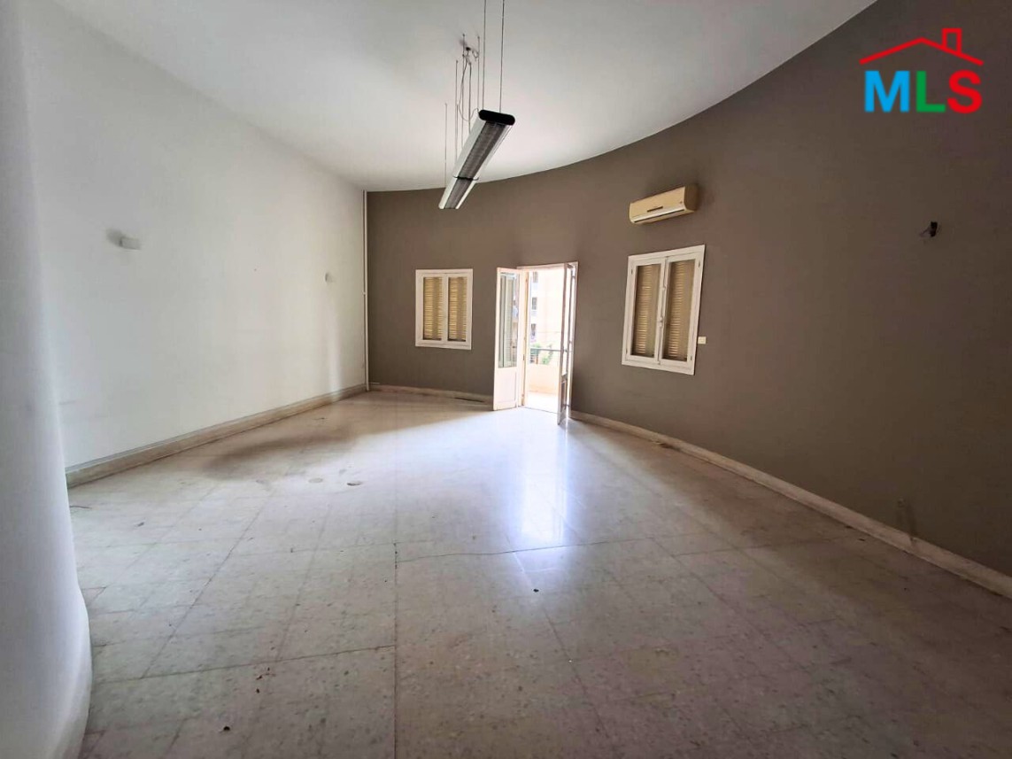 300 SQM Office For Rent in Achrafieh, Sioufi