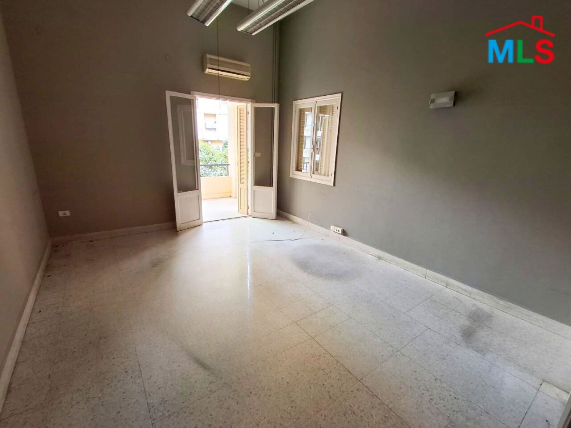 300 SQM Office For Rent in Achrafieh, Sioufi