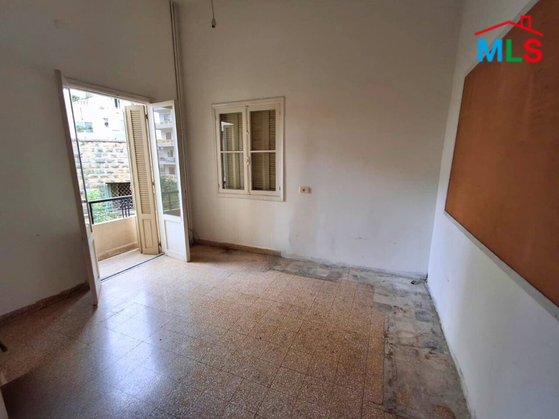 300 SQM Office For Rent in Achrafieh, Sioufi
