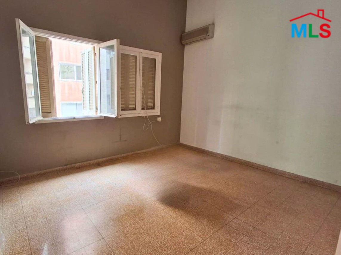 300 SQM Office For Rent in Achrafieh, Sioufi