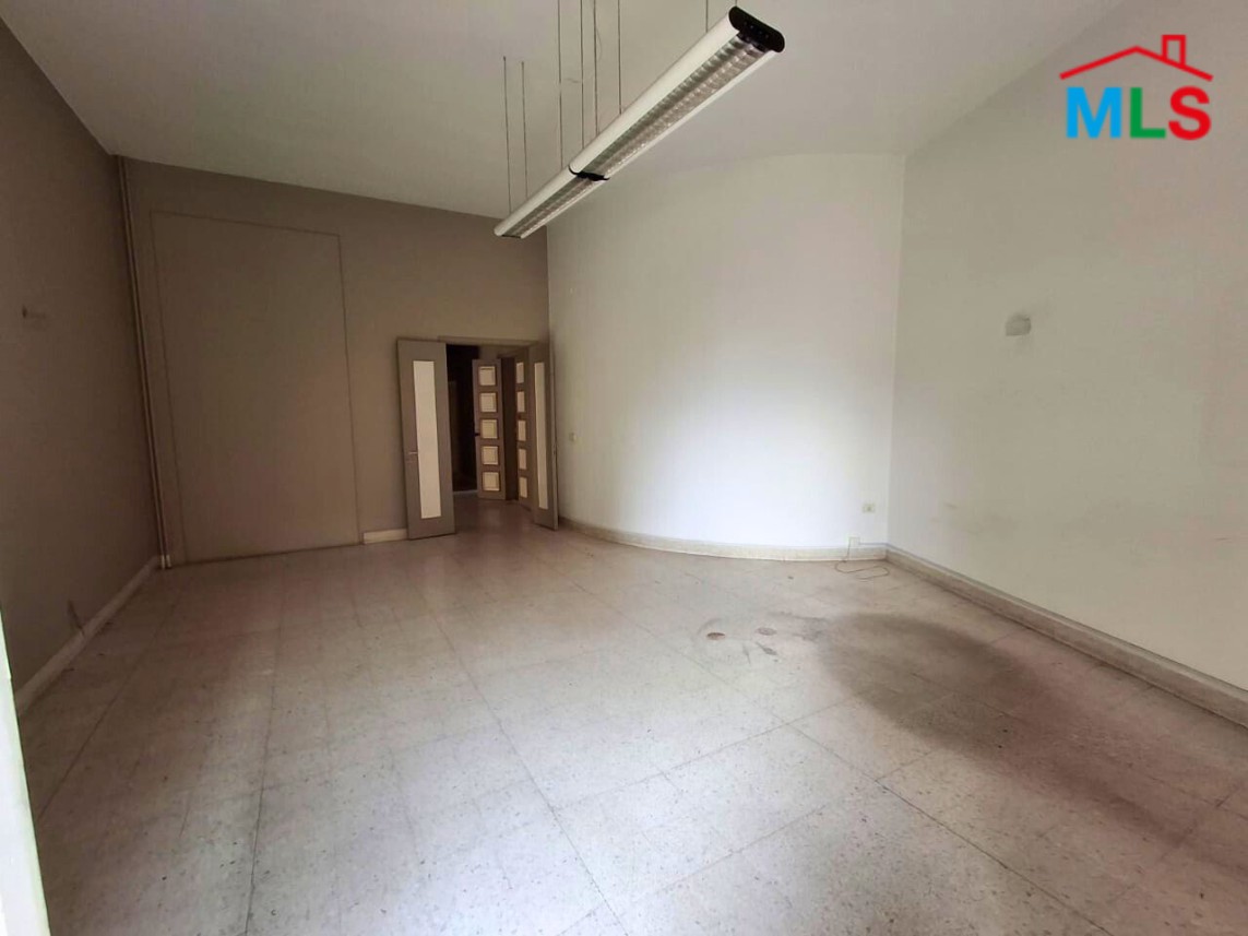 300 SQM Office For Rent in Achrafieh, Sioufi