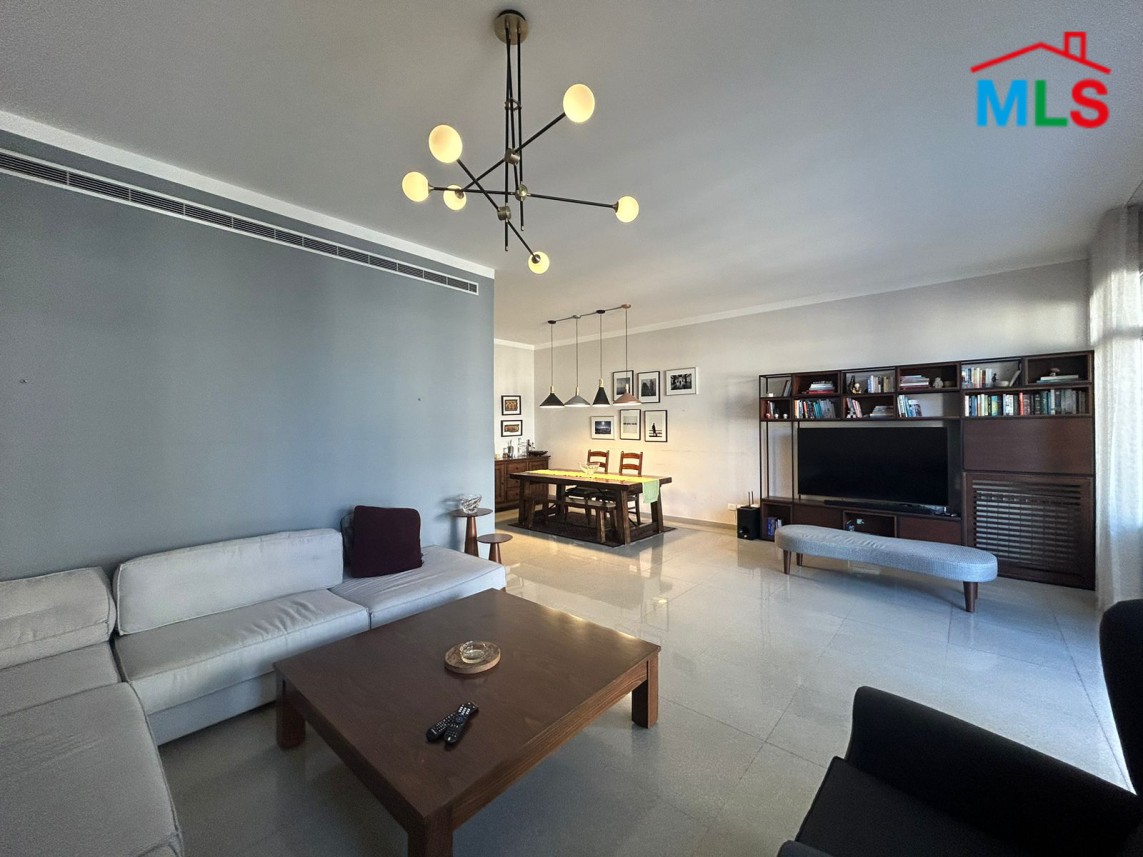 Fully Furnished Elegant Decorated Apartment For Rent in Badaro