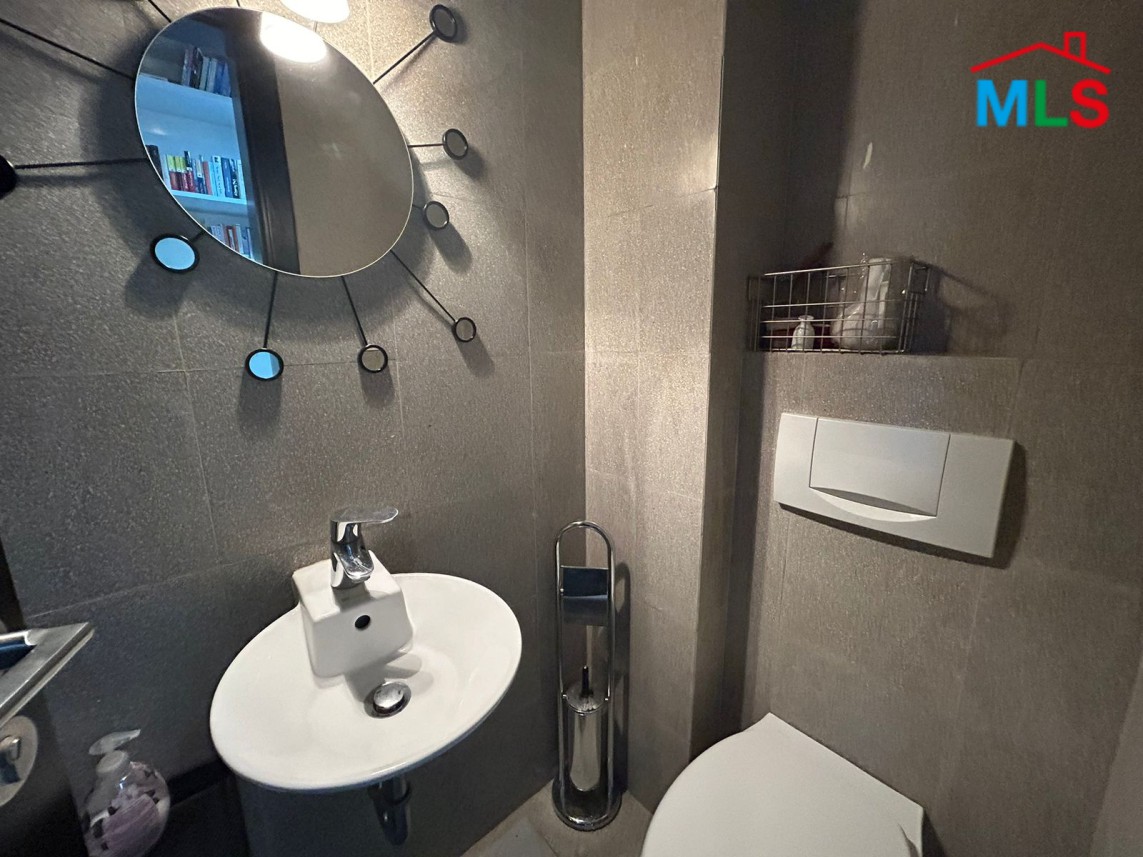 Fully Furnished Elegant Decorated Apartment For Rent in Badaro