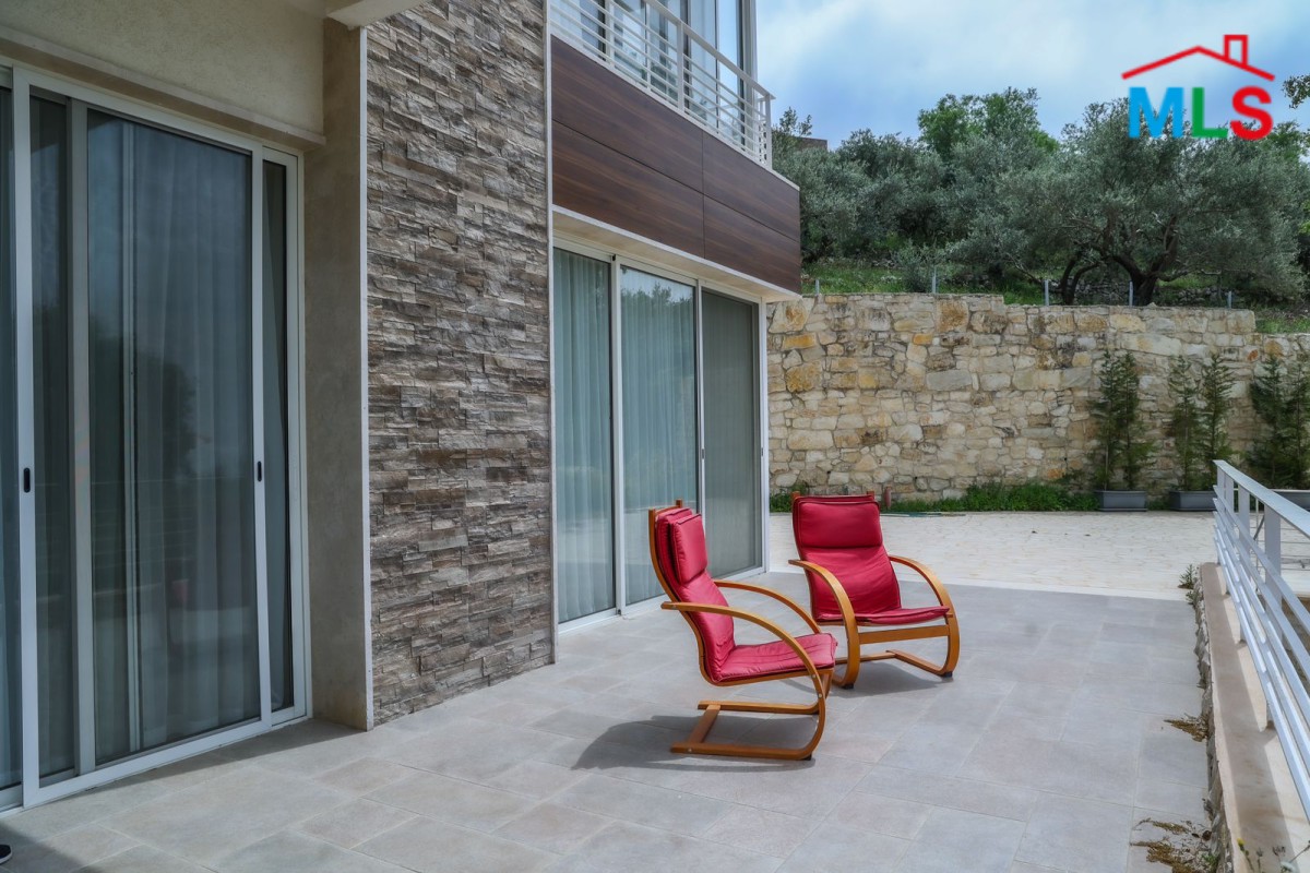 Villa Brick: A charming Villa For Rent 10 minutes from Jbeil