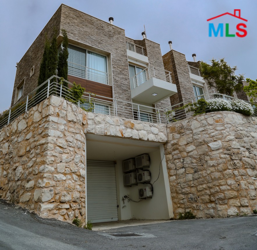 Villa Brick: A charming Villa For Rent 10 minutes from Jbeil