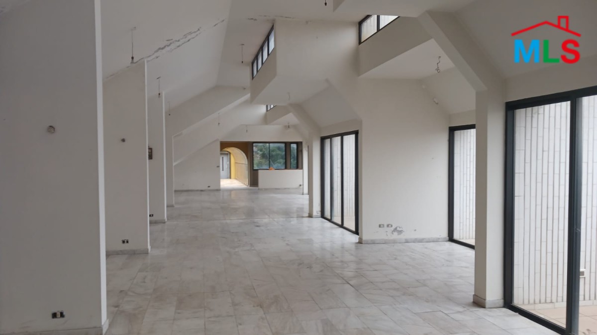 Spacious Showroom For Rent In Mtayleb
