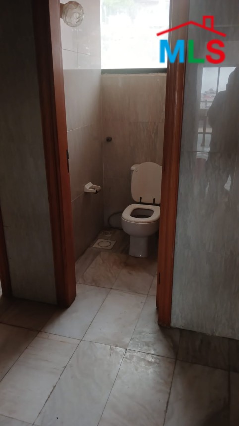 Spacious Showroom For Rent In Mtayleb