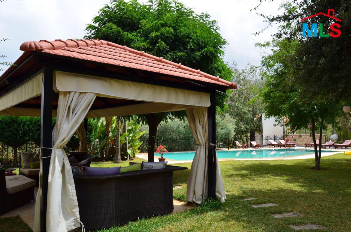 Furnished Villa with An Amazing Garden and Pool For Rent In Beit Chabeb