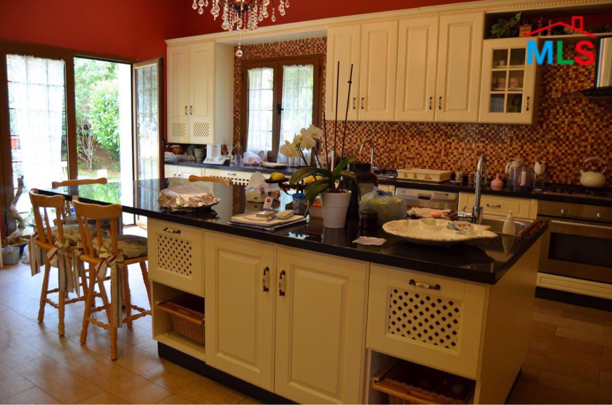 Furnished Villa with An Amazing Garden and Pool For Rent In Beit Chabeb