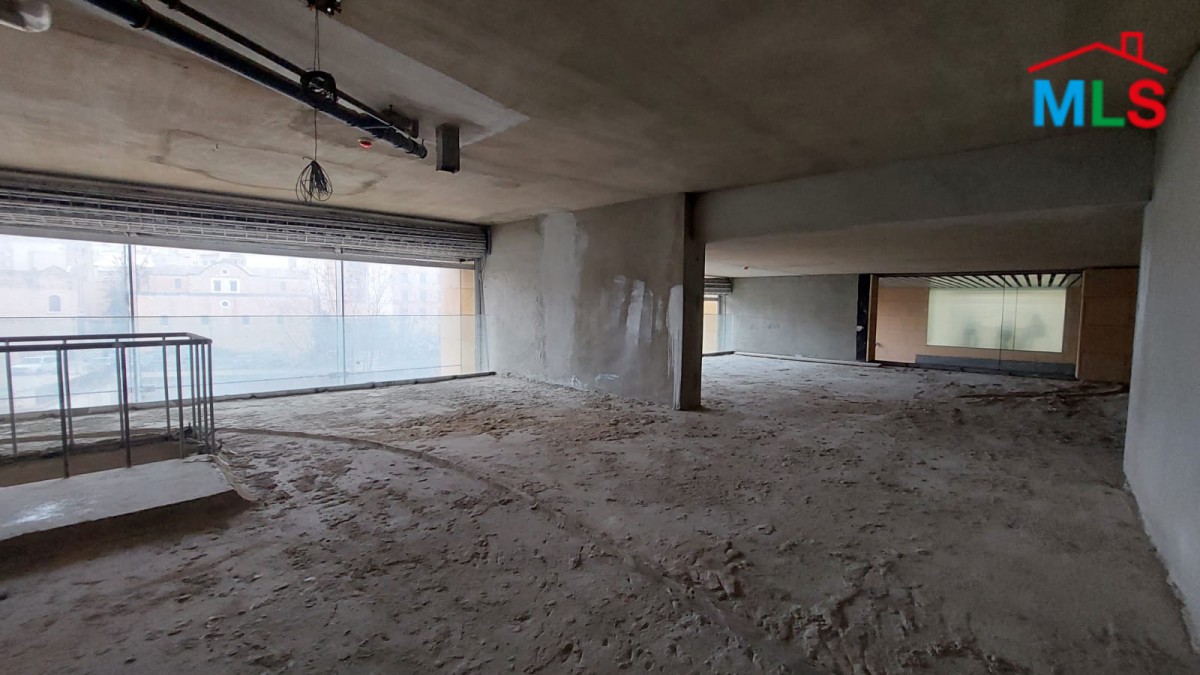 Core & Shell 400 SQM Shop for Rent in Down Town
