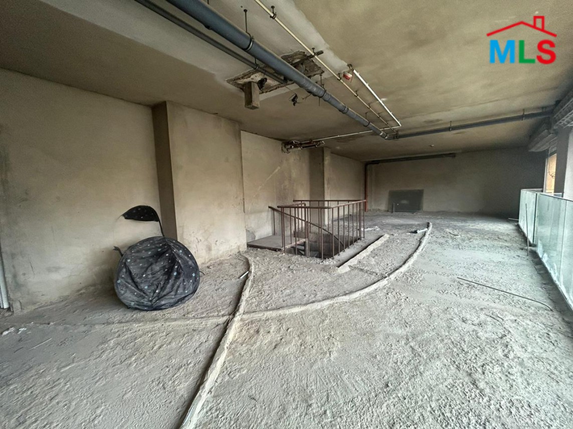 Core & Shell 255 SQM Shop for Rent in Down Town