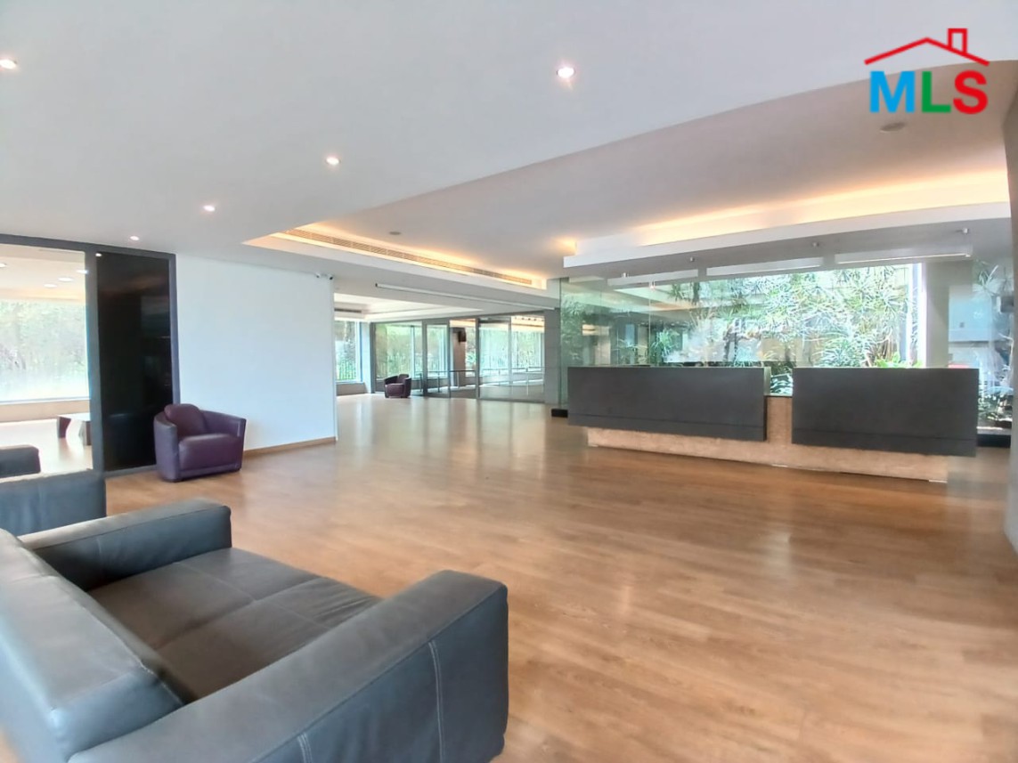 A High-End 500sqm Office for Rent In A Commercial Center In Horsh Tabet