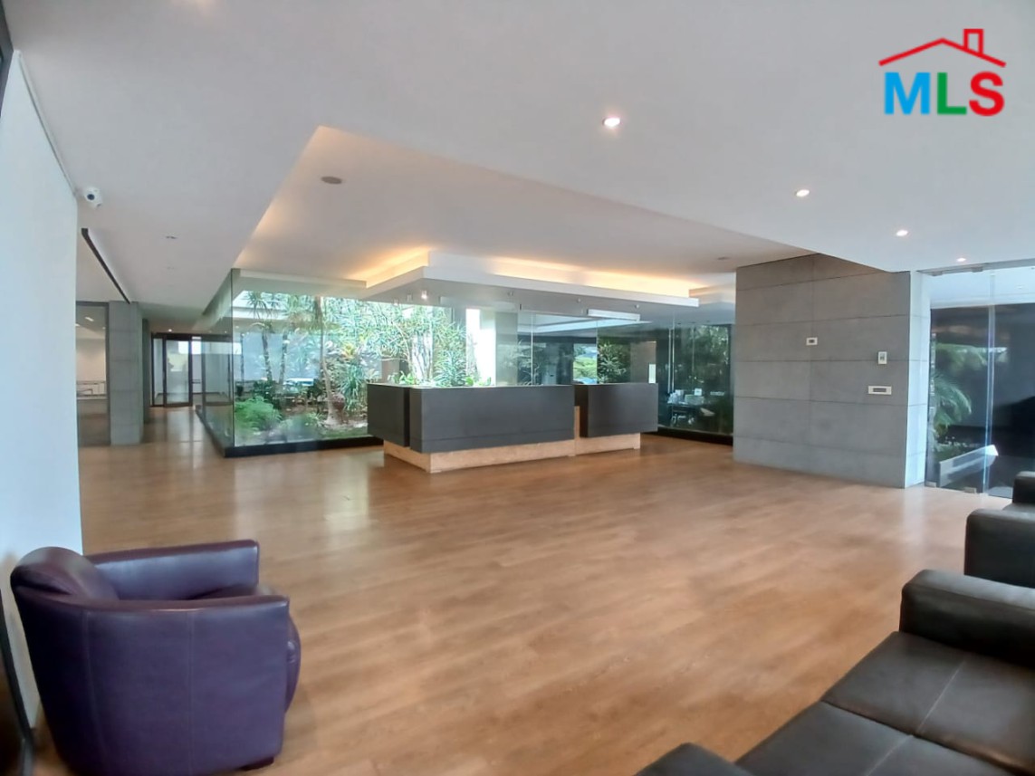 A High-End 500sqm Office for Rent In A Commercial Center In Horsh Tabet