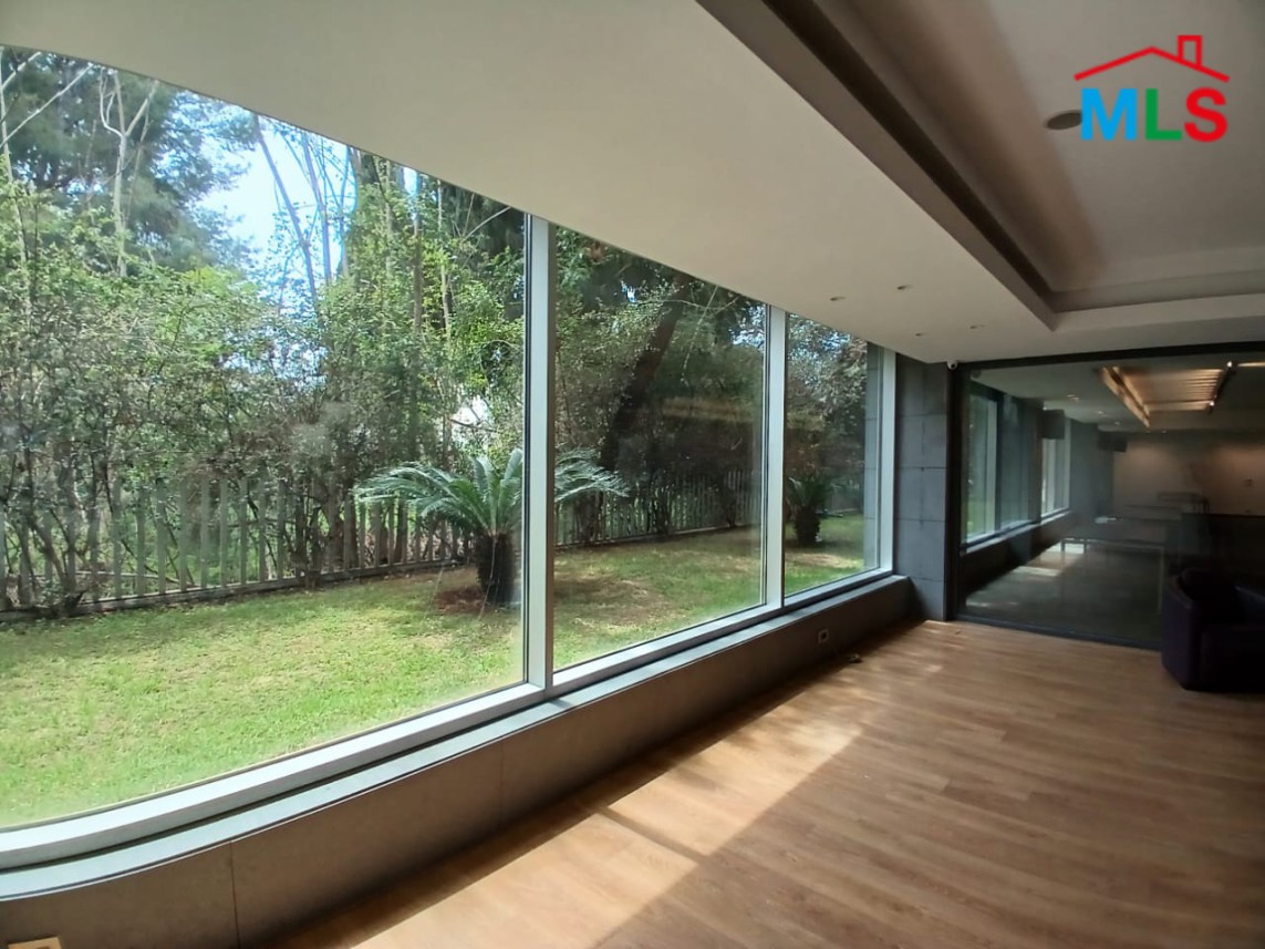 A High-End 500sqm Office for Rent In A Commercial Center In Horsh Tabet