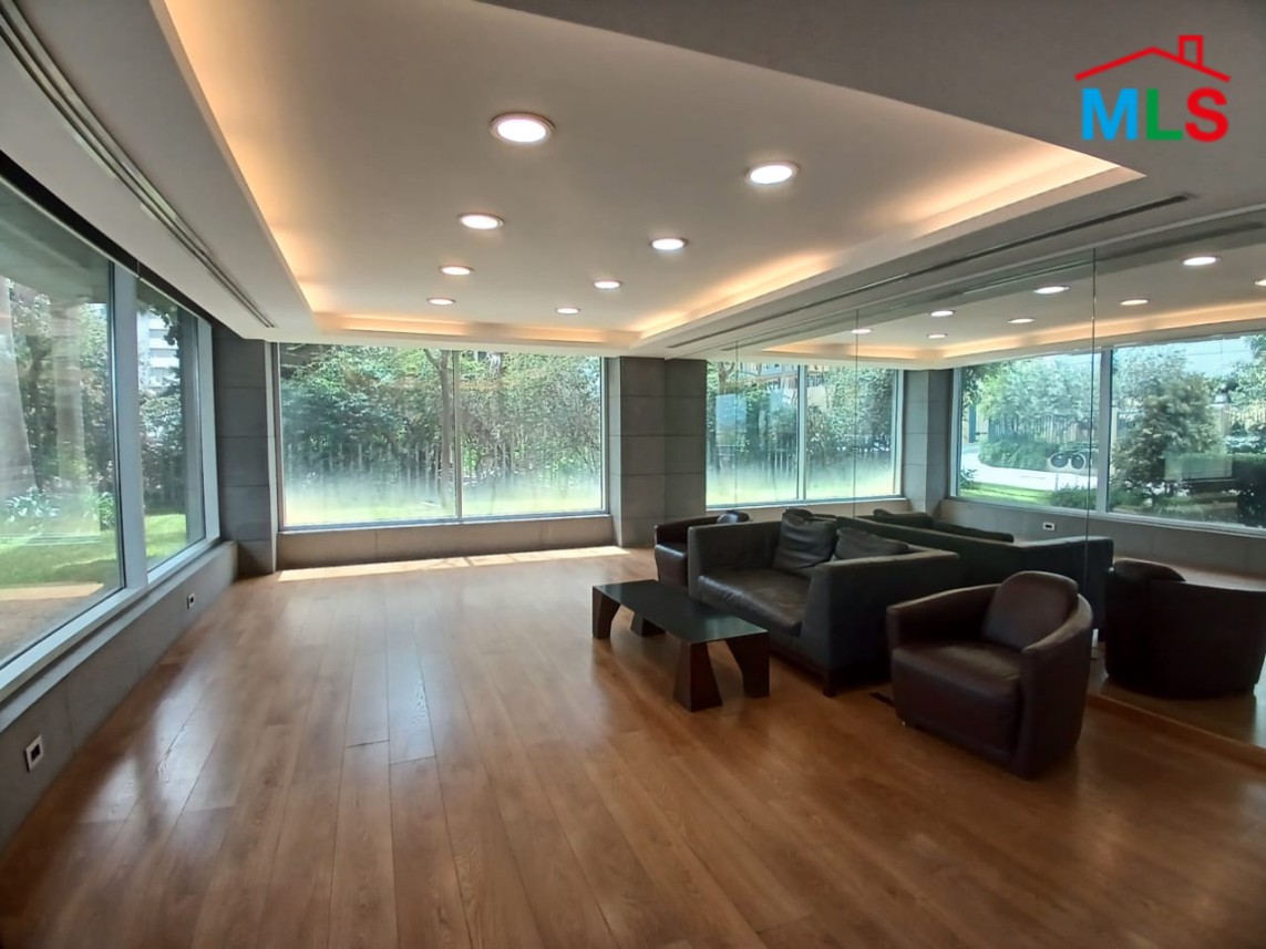 A High-End 500sqm Office for Rent In A Commercial Center In Horsh Tabet