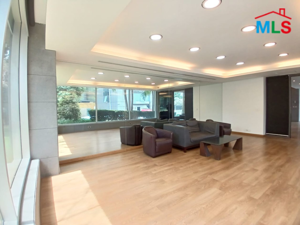 A High-End 500sqm Office for Rent In A Commercial Center In Horsh Tabet