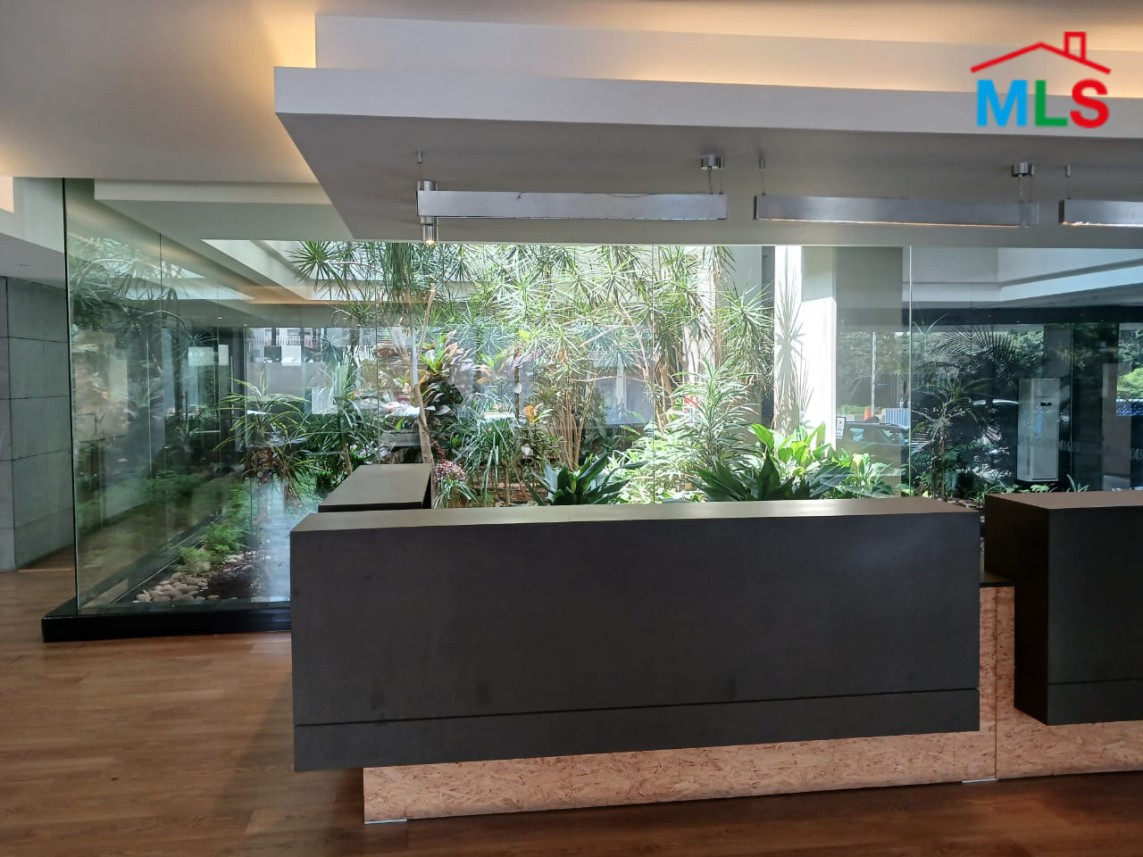 A High-End 500sqm Office for Rent In A Commercial Center In Horsh Tabet