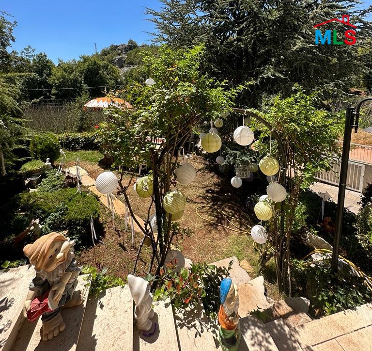 Fully Decorated & Furnished Villa for Rent In Mayrouba