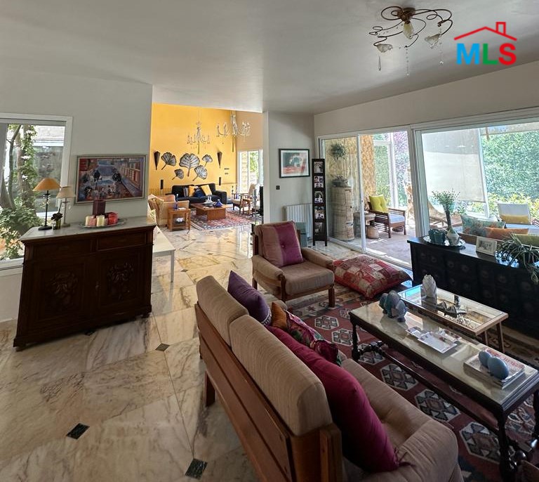 Fully Decorated & Furnished Villa for Rent In Mayrouba