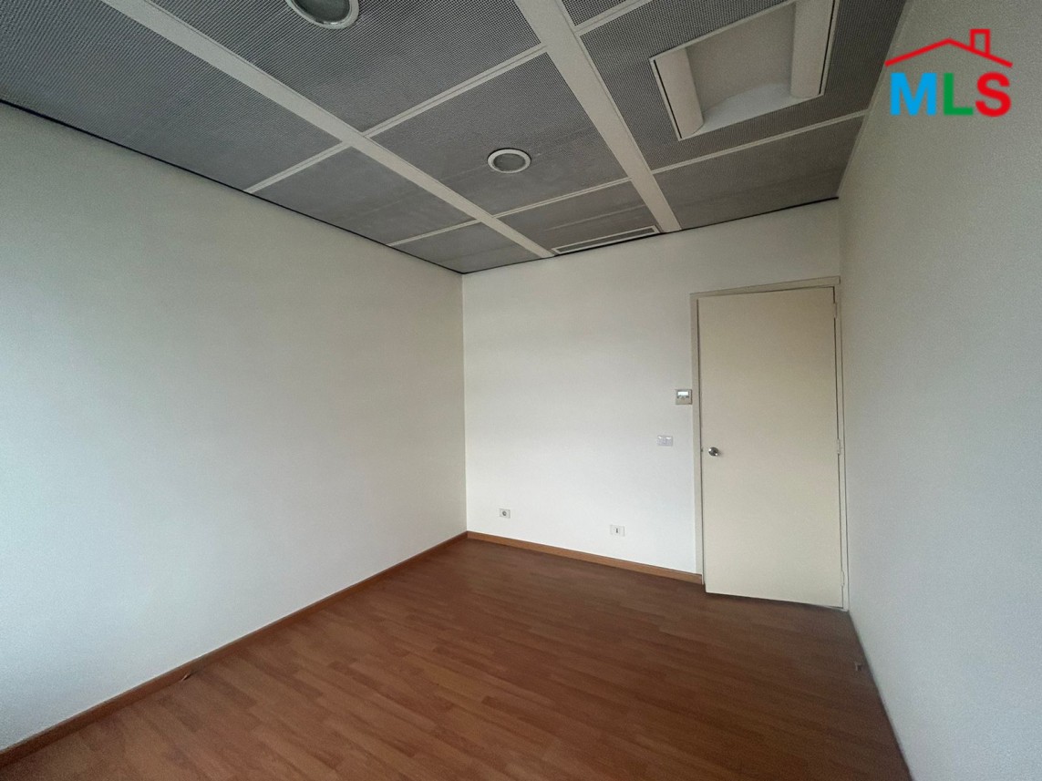90 SQM Office for Rent in Hamra, Ras Beirut
