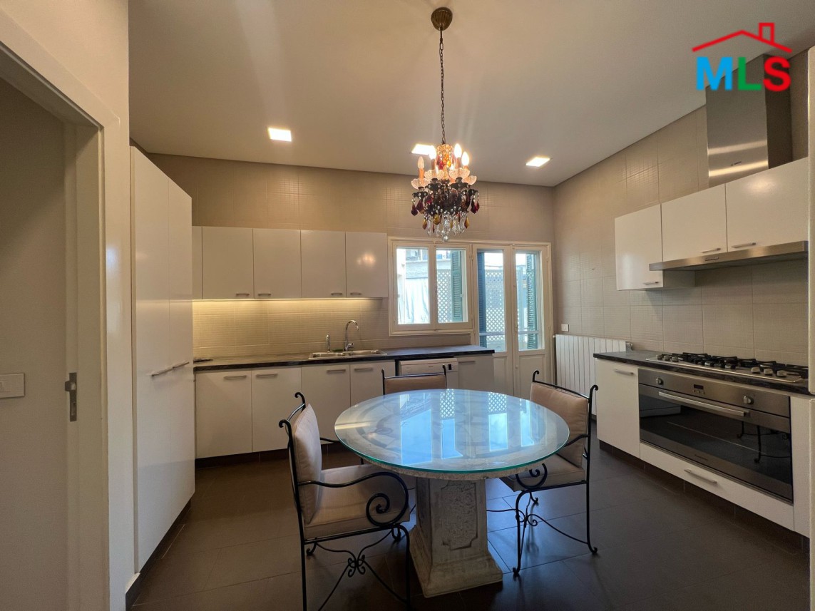 High Ceiling Vintage Apartment for Rent In Achrafieh