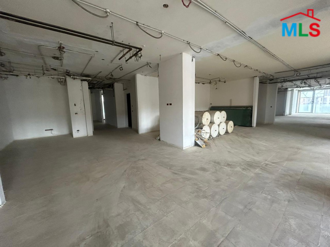Core & Shell 935 SQM Office with 360° View for Rent in Down Town