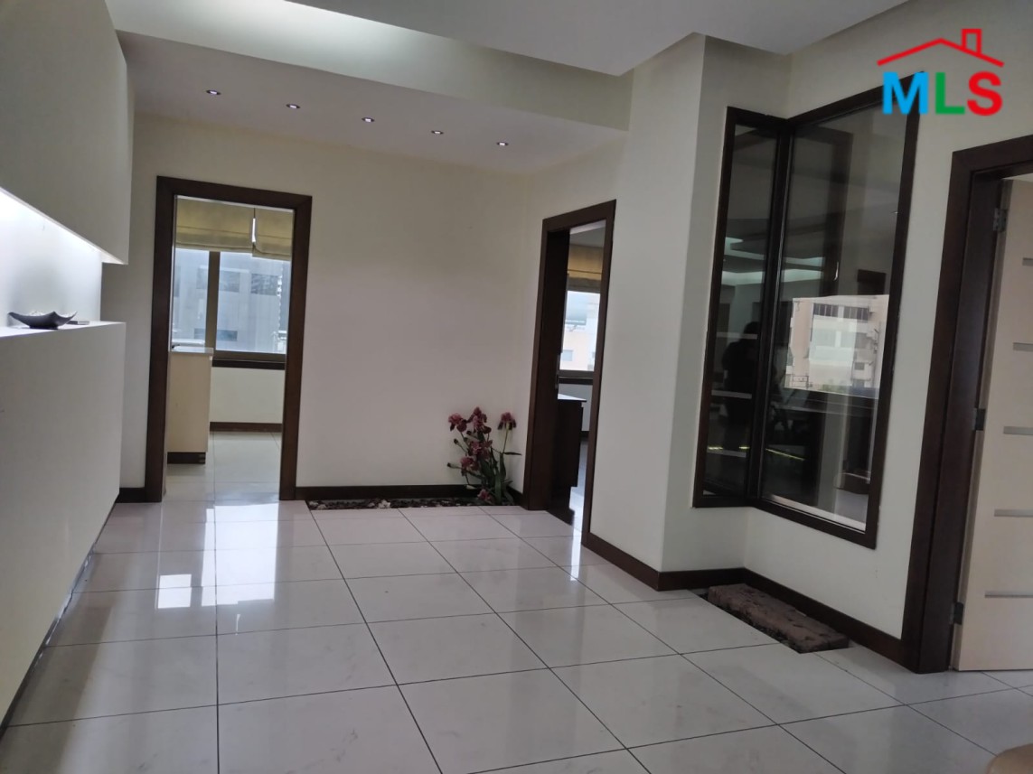 320 SQM Office For Rent In A Commercial Center in Kaslik