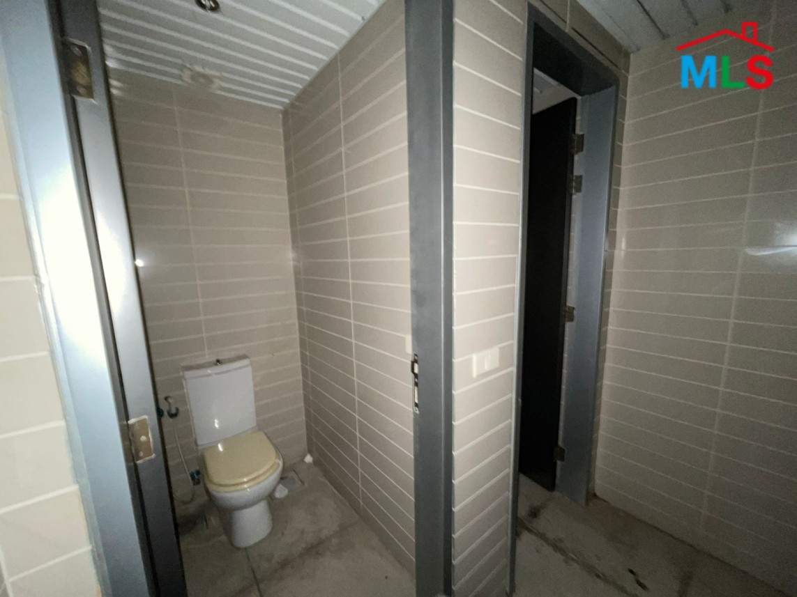 An Open Space Shop for Rent In Mansourieh