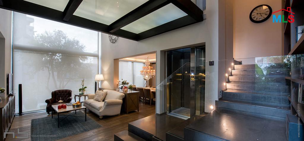 Spacious Luxurious Apartment With Rooftop & Private Pool for Rent in Achrafieh