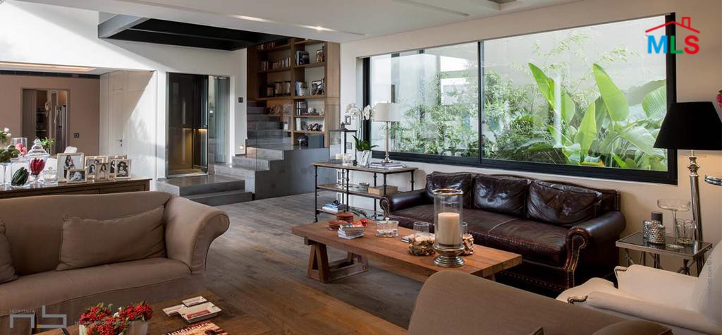 Spacious Luxurious Apartment With Rooftop & Private Pool for Rent in Achrafieh