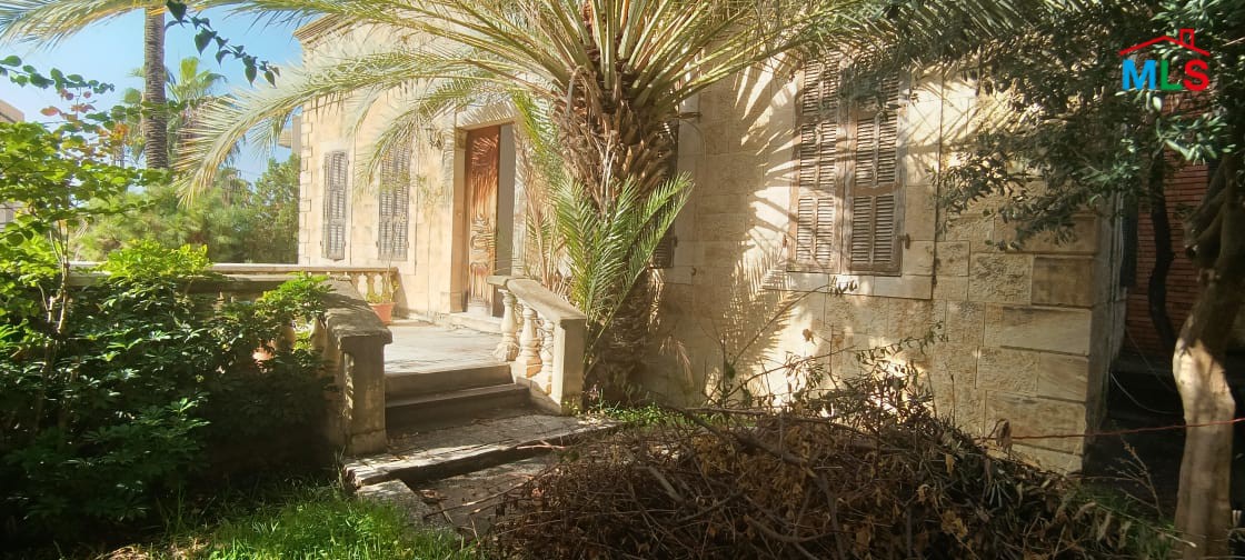 Traditional Old House with Garden for Rent in Jbeil