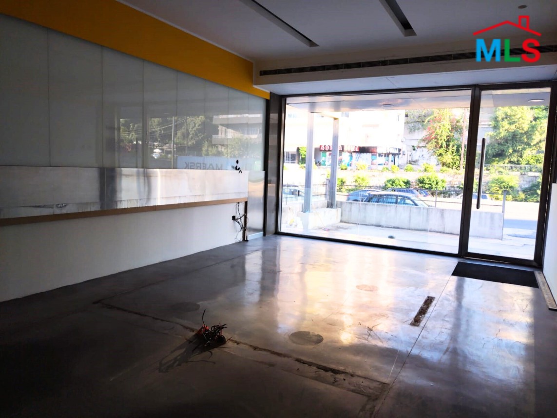 Shop for Rent On The Highway Of Zouk Mikael