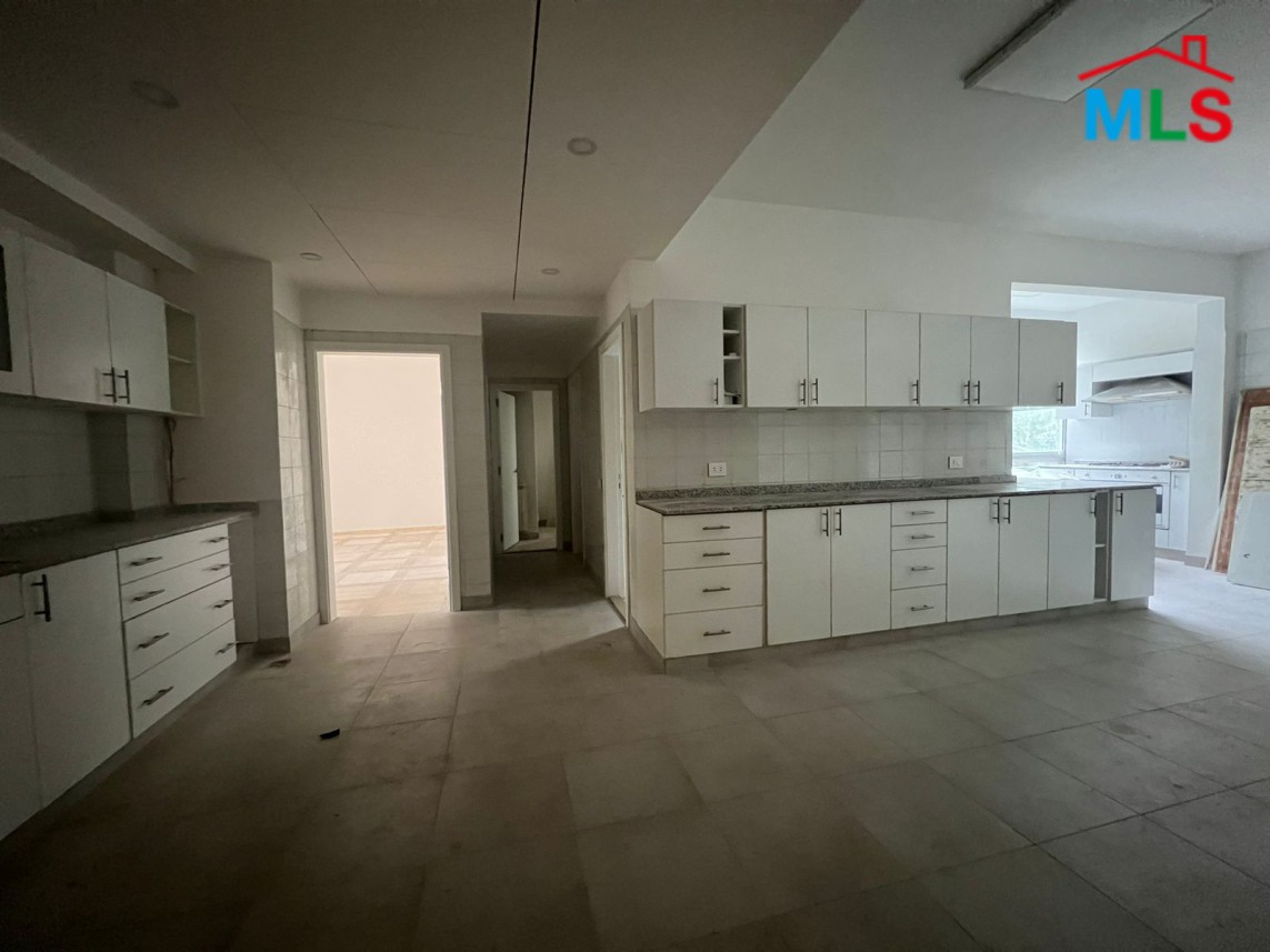 Fully Renovated Apartment for Rent in Achrafieh, Tabaris