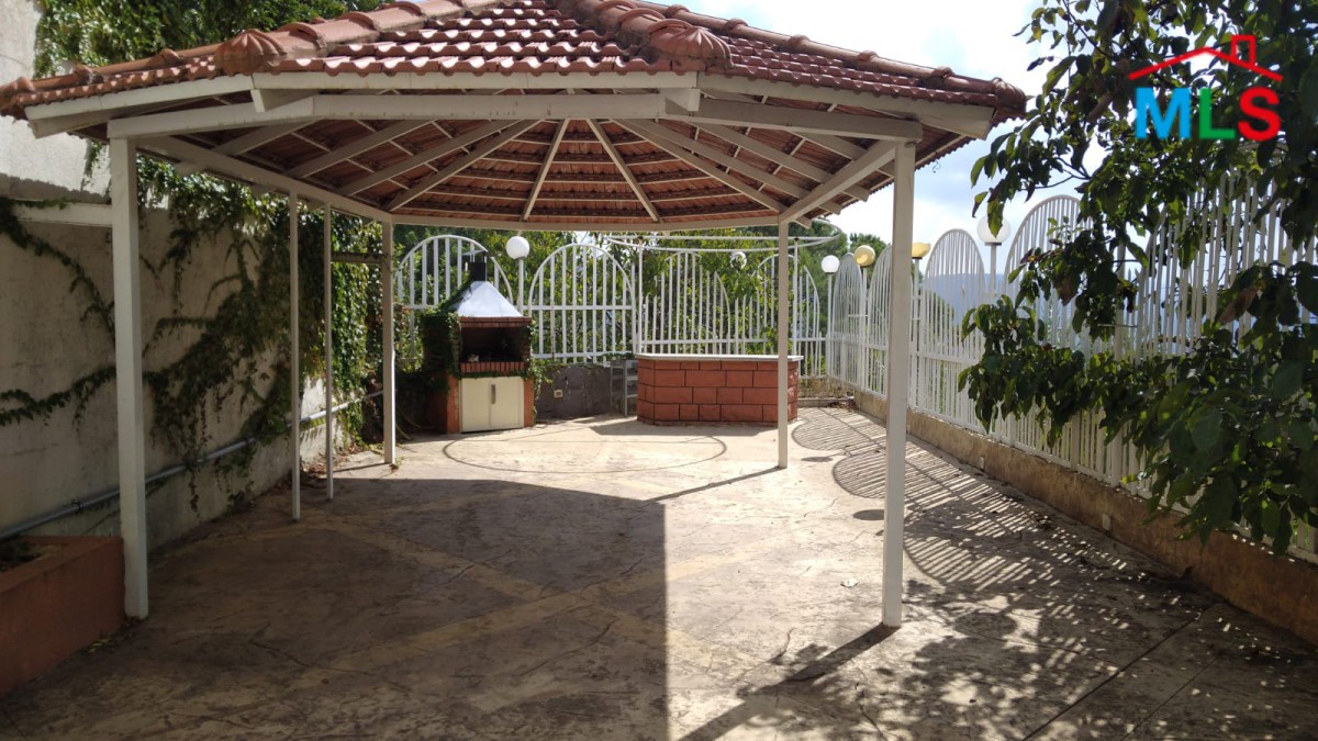 650 SQM Villa With Great Mountain View On A Piece Of Land For Rent In Baabdat