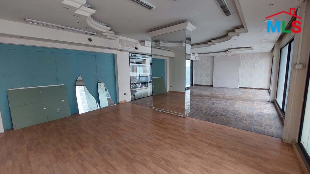 75 SQM Shop for Rent in Verdun, Ras Beirut
